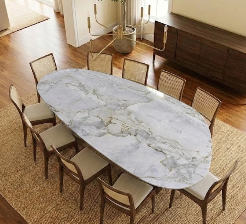 Mesa de jantar de mármore: por que escolher essa peça para a decoração?